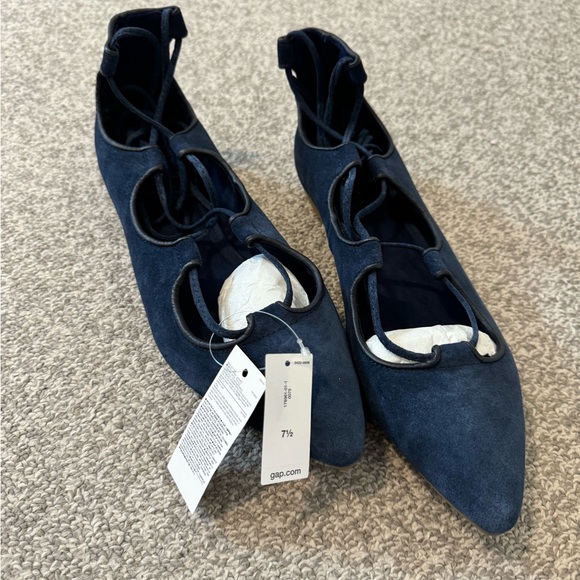 Gap Suede Navy Blue pointy toe tie-up flats - Picture 3 of 4